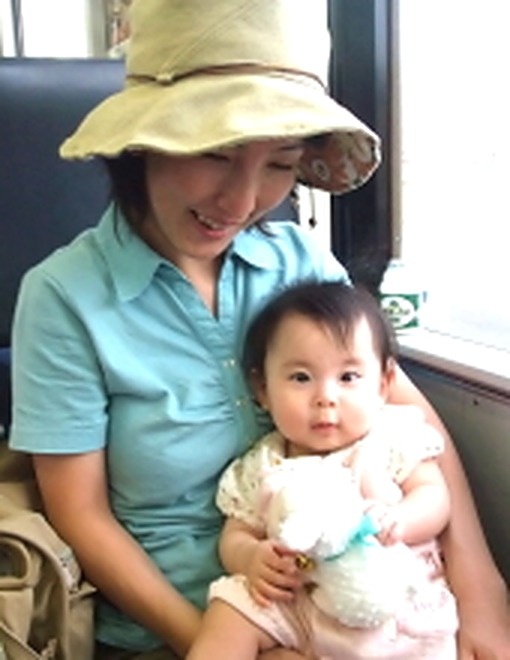 出産後ママと女の子の赤ちゃん